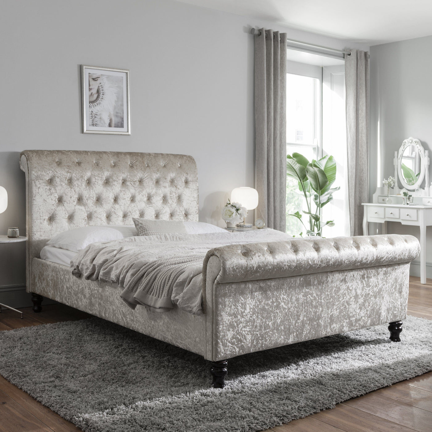 Cremio Chesterfield Sleigh Scroll Bed Frame Bed Frame bedsplus 