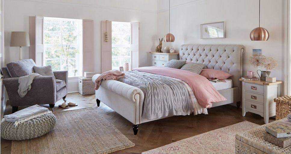 Elijah chrome studded cream naple sleigh bed frame