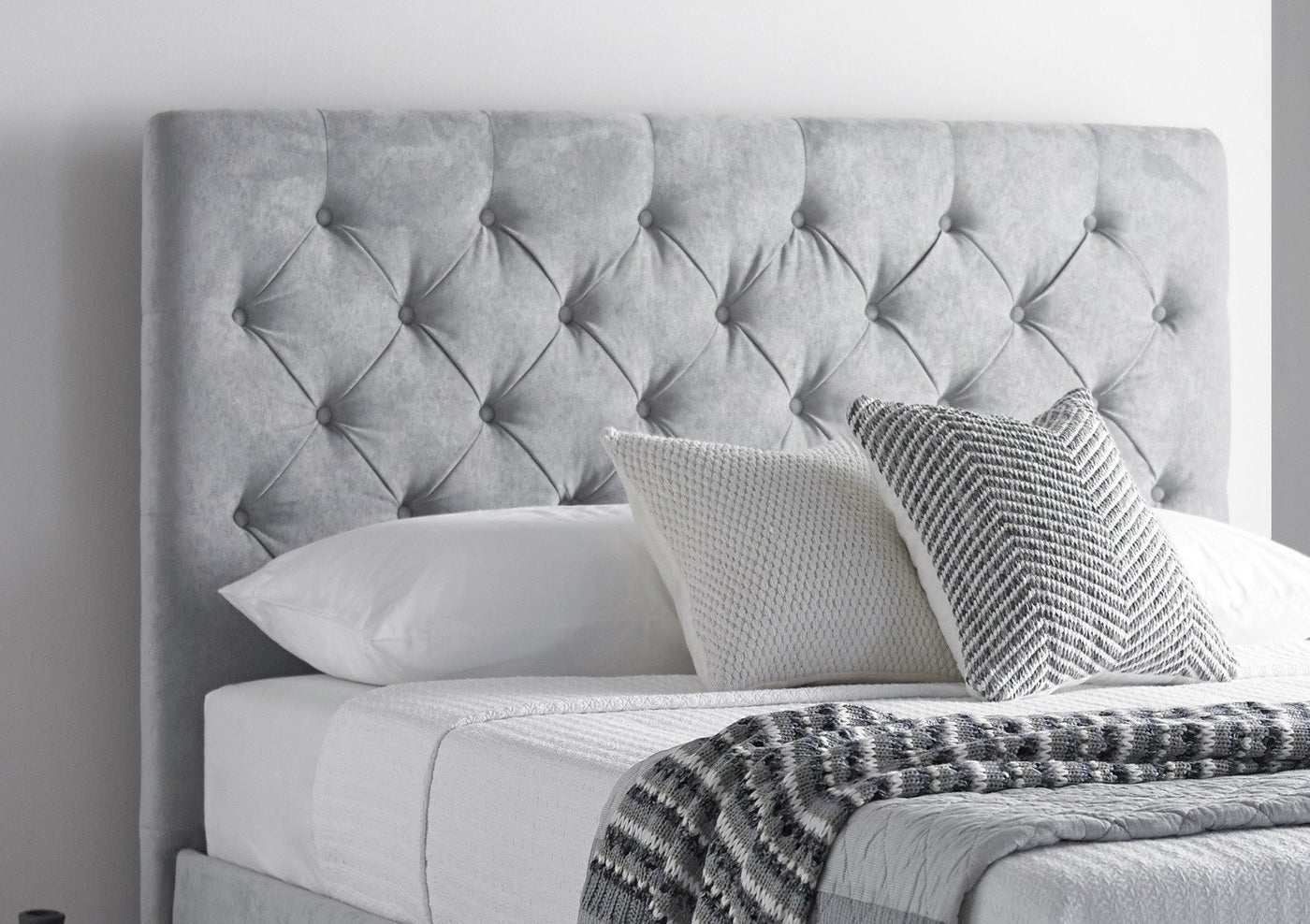 Neri Grey Naple Soft Velvet Upholstered Bed lorinzer living - 4